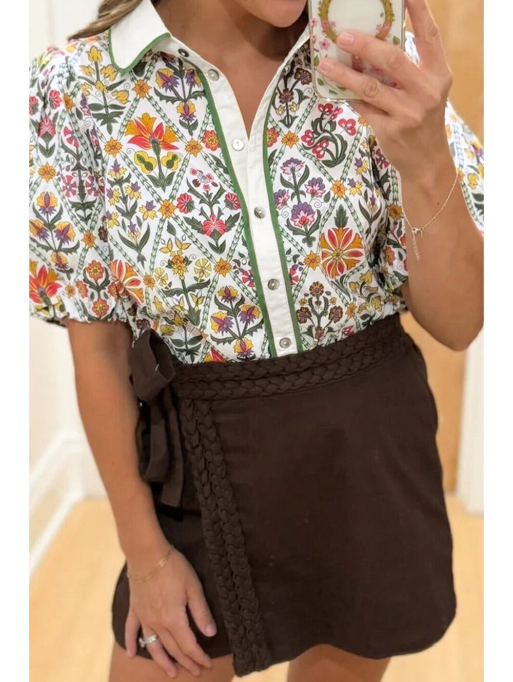 Vintage Style Floral Pattern Button-Up Shirt with Puff Sleeves - Picture 4 of 8